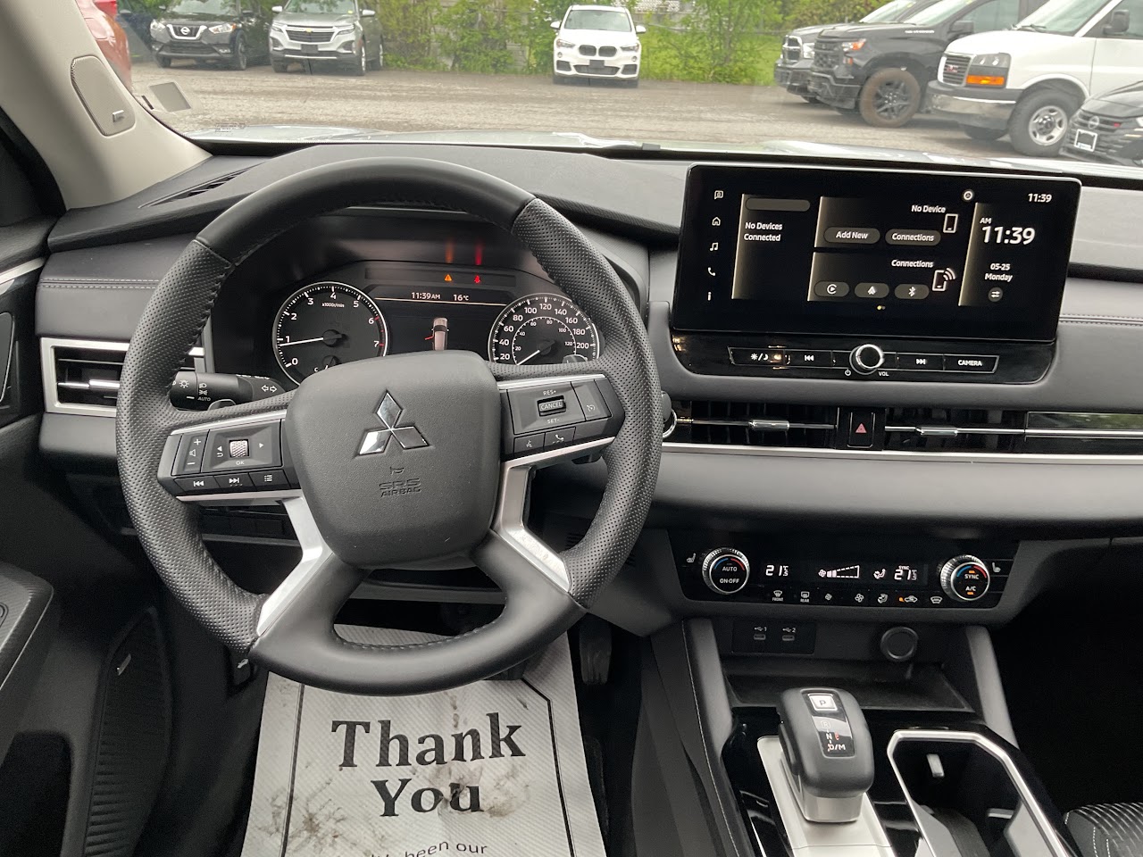2025 Mitsubishi Outlander — photo 23 of 33