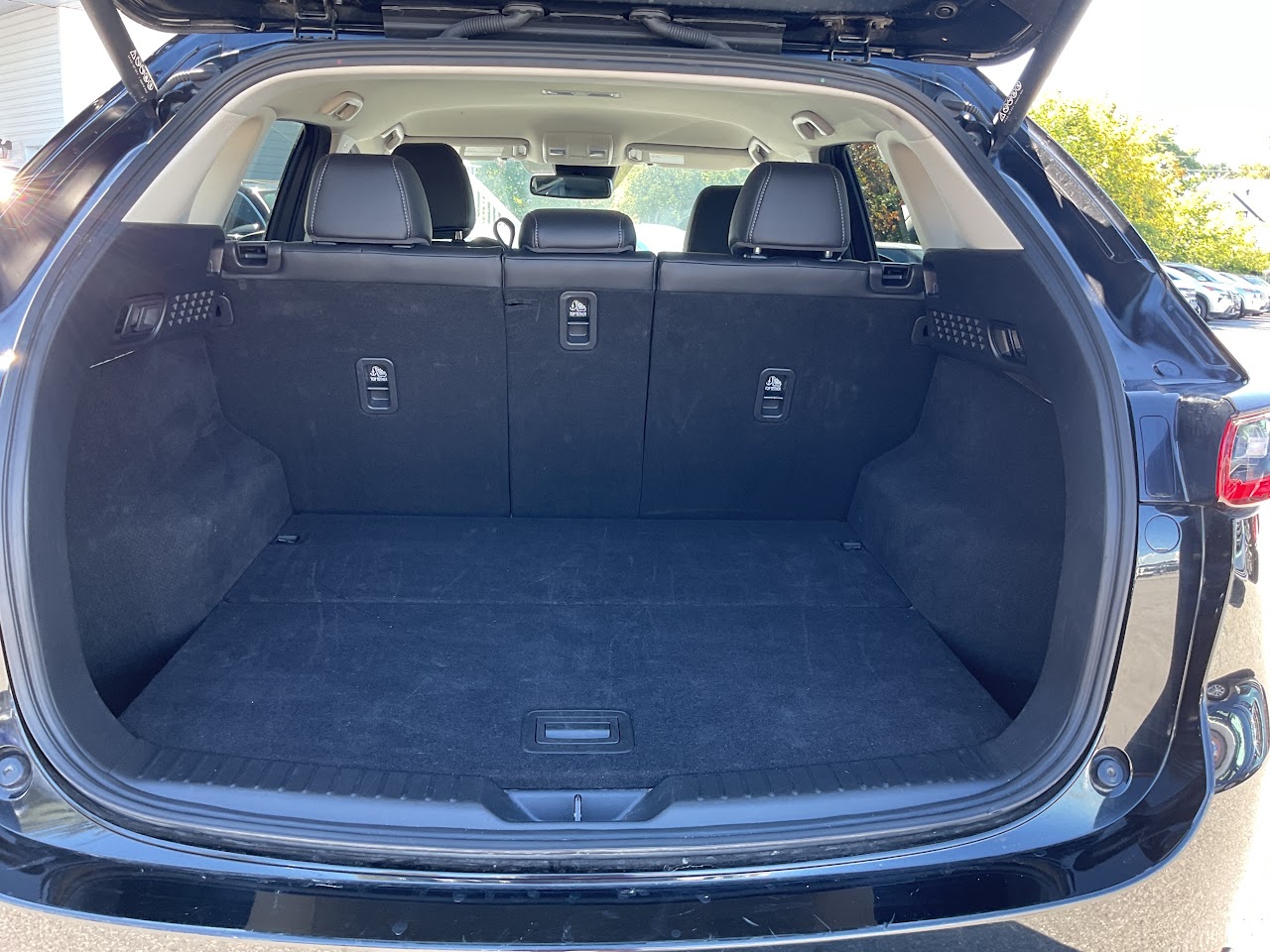 2025 Mazda CX-5 — photo 18 of 34