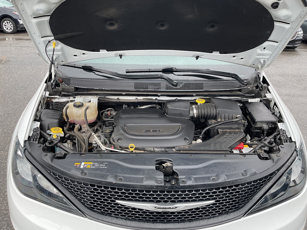 2023 Chrysler Grand Caravan — photo 33 of 34