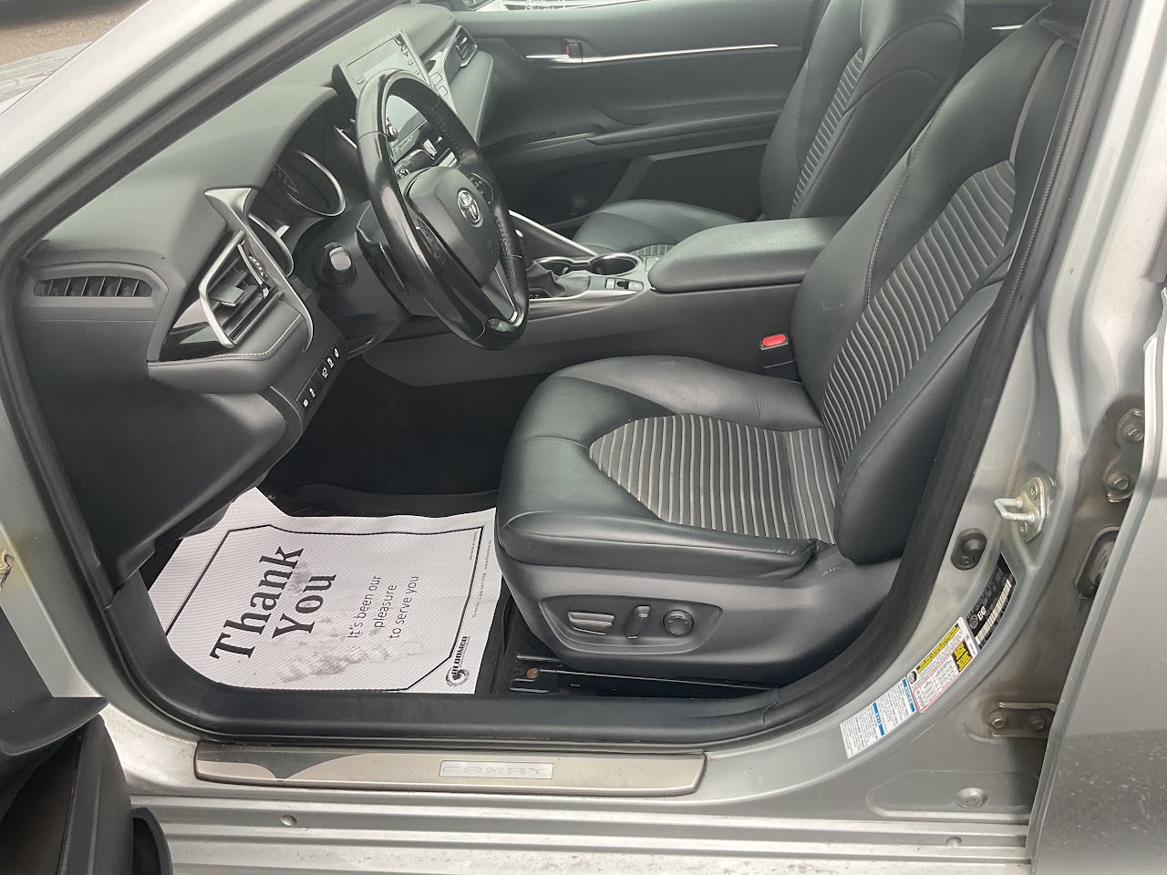 2023 Toyota Camry — photo 19 of 34