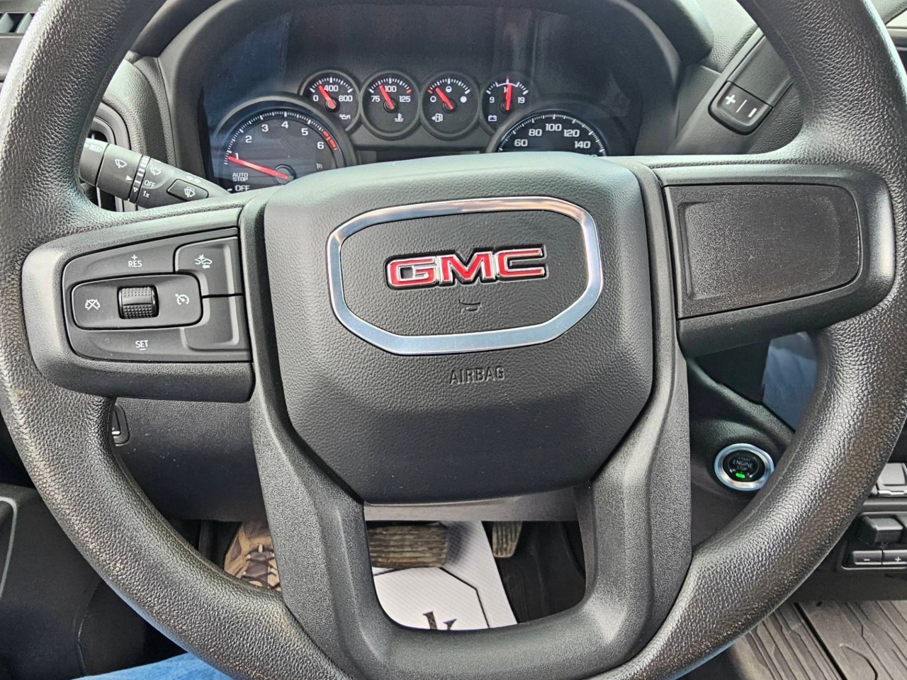 2024 GMC Sierra 1500 — photo 10 of 20