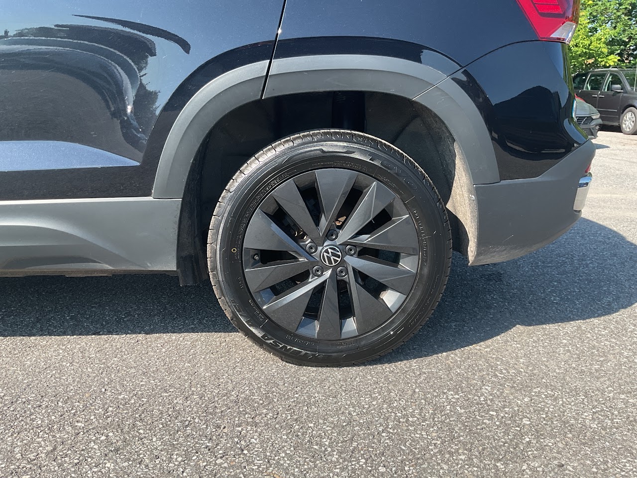 2024 Volkswagen Taos — photo 11 of 32