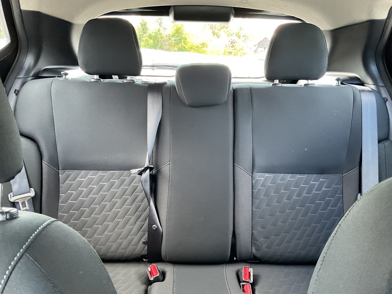 2025 Nissan Kicks Play — photo 33 of 34
