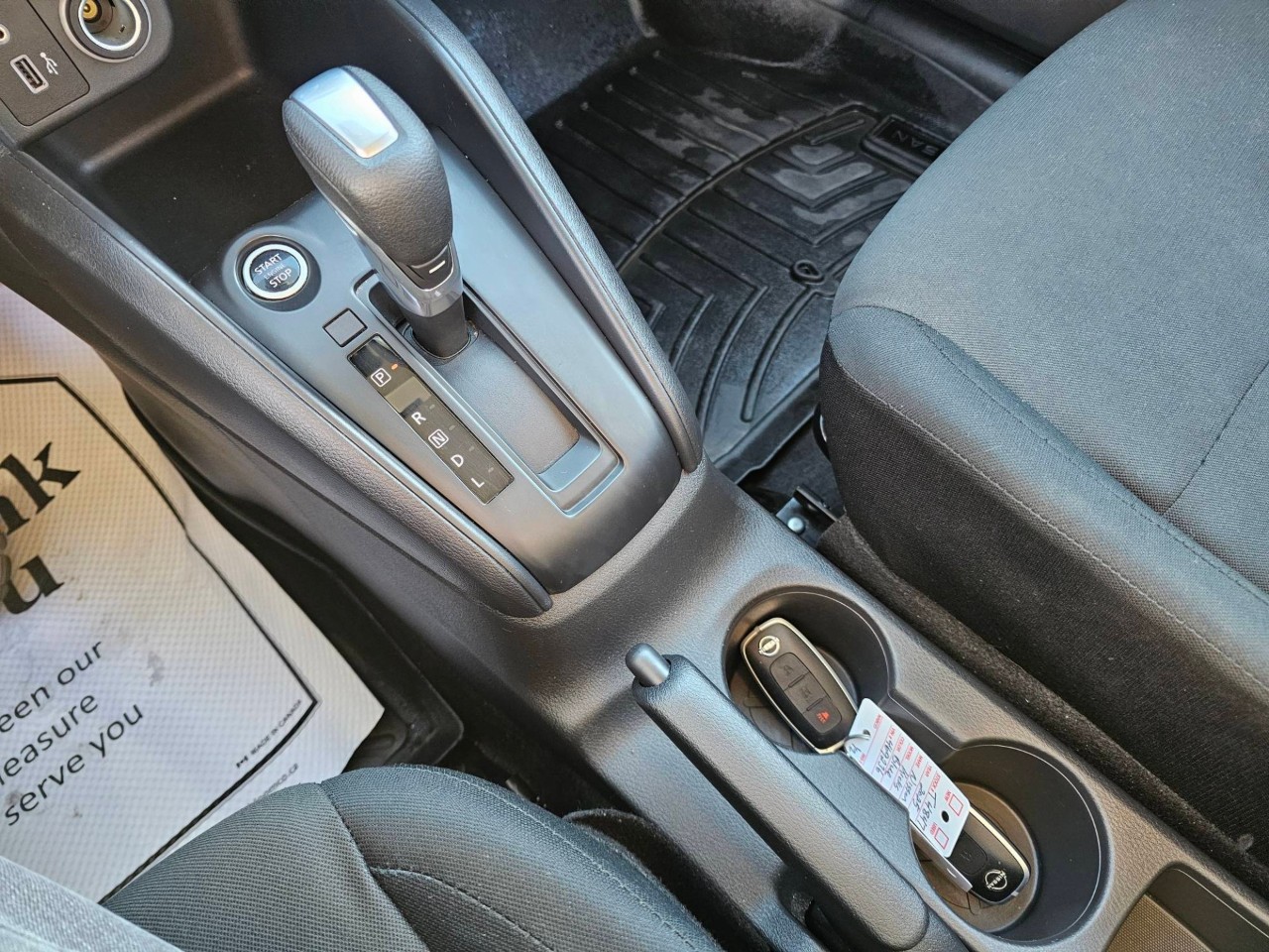 2025 Nissan Kicks Play — photo 17 of 25