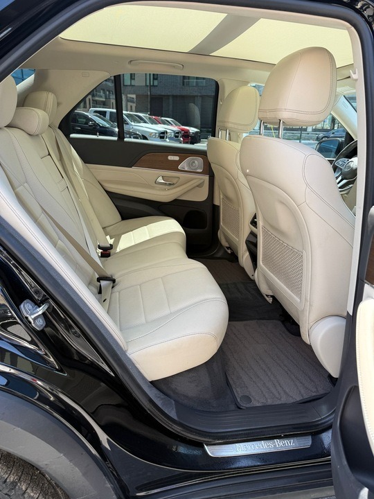 2020 Mercedes-Benz GLE 450 — photo 13 of 27