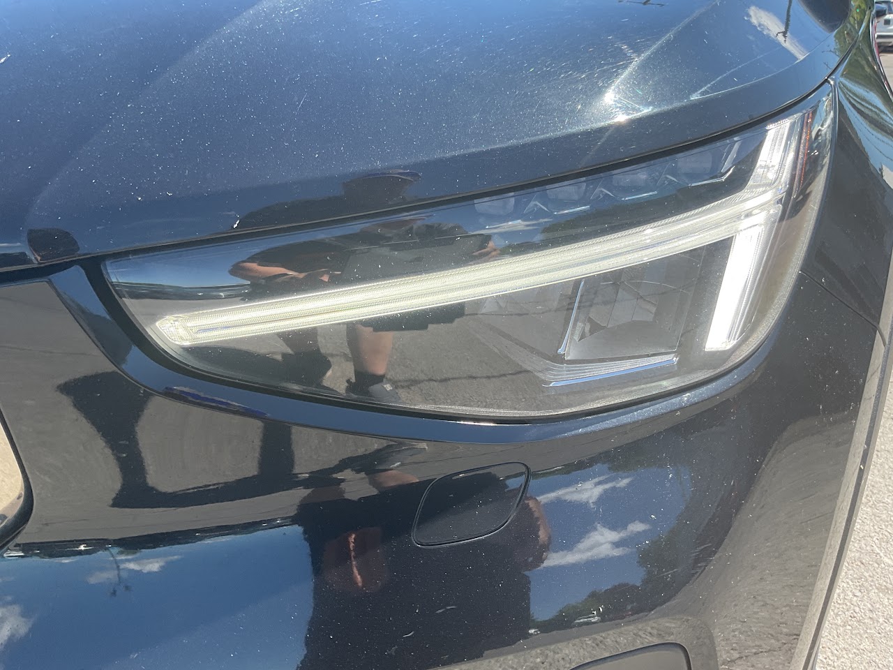 2024 Volvo XC40 — photo 16 of 36