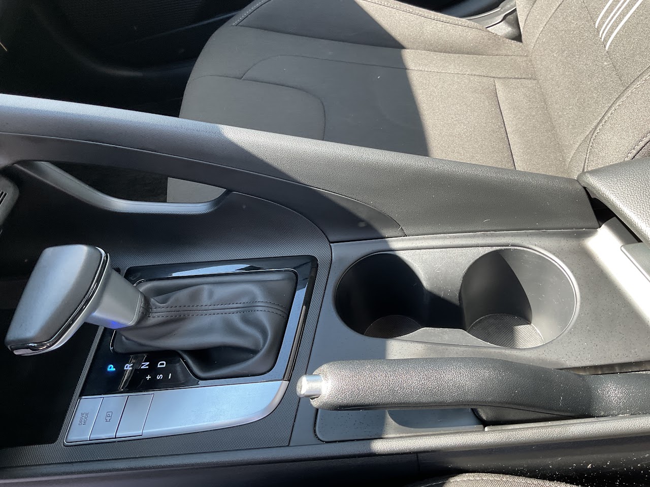 2026 Hyundai Elantra — photo 29 of 34