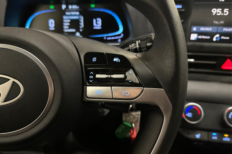 2026 Hyundai Elantra — photo 25 of 29