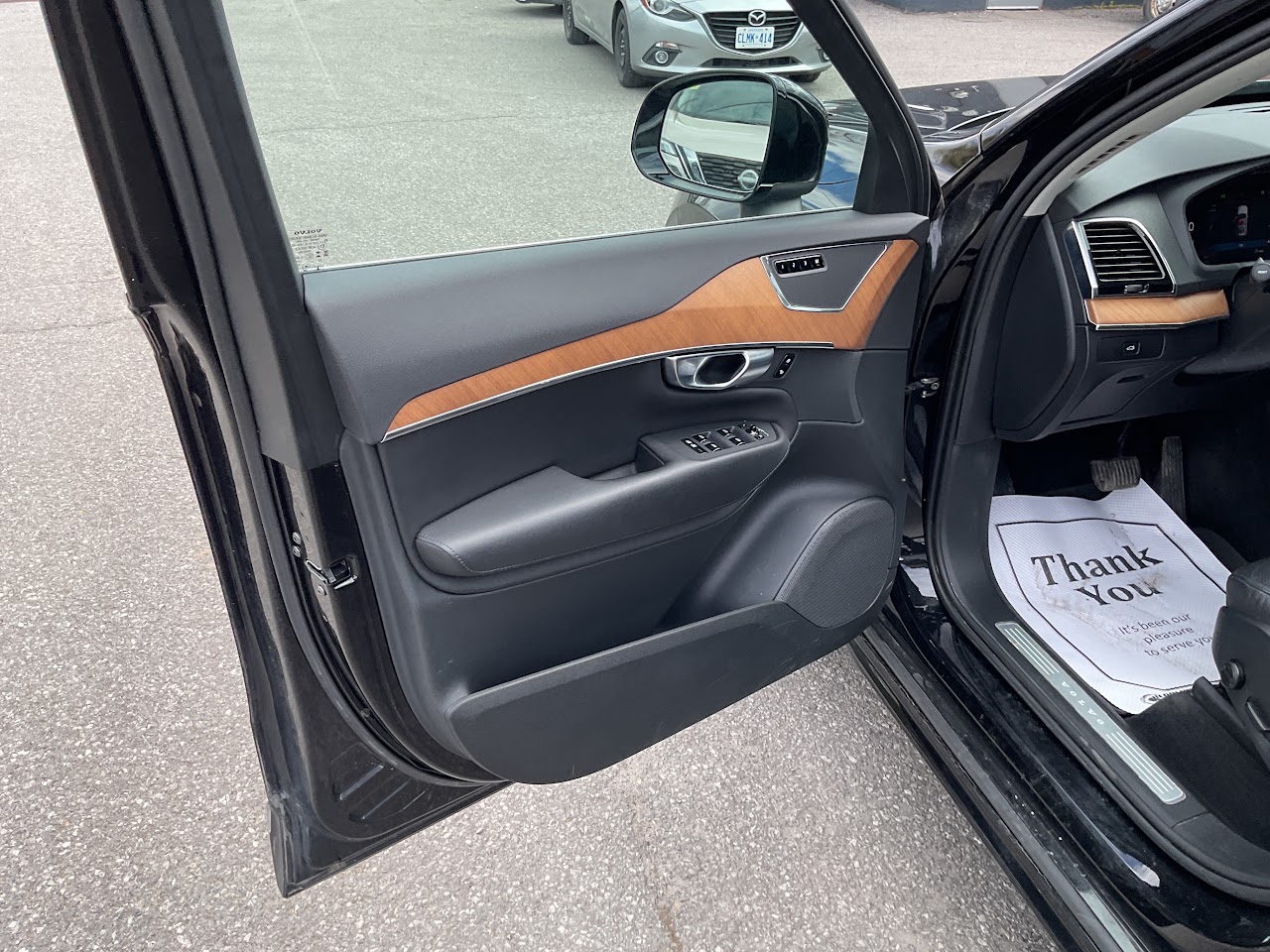2024 Volvo XC90 — photo 30 of 34