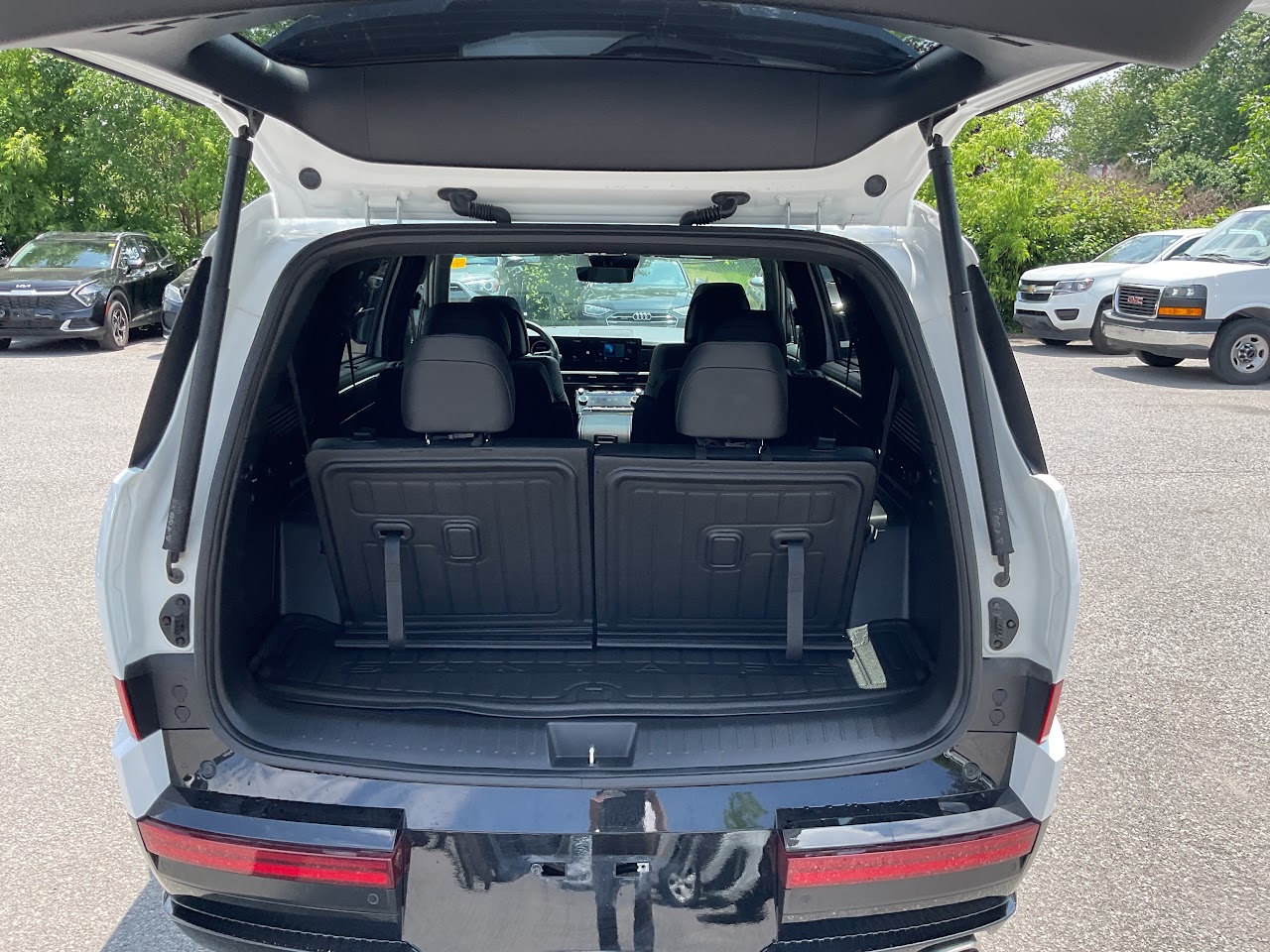 2024 Hyundai Santa Fe — photo 22 of 34