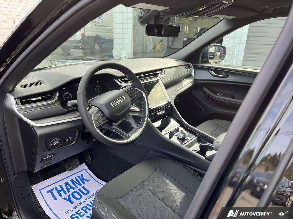 2026 Jeep Grand Cherokee — photo 13 of 25