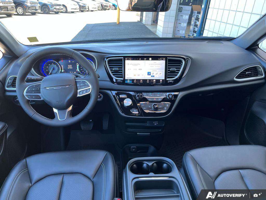 2027 Chrysler Grand Caravan — photo 24 de 25