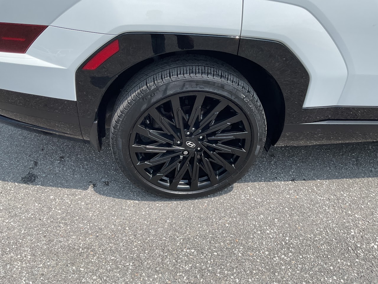 2024 Hyundai Santa Fe — photo 13 of 34
