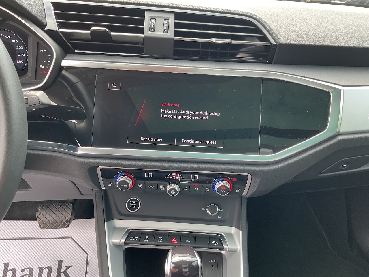 2025 Audi Q3 — photo 28 de 34