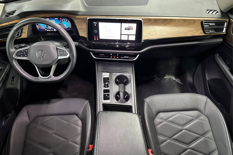 2024 Volkswagen Atlas — photo 19 of 36