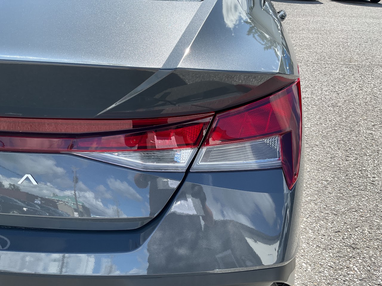 2026 Hyundai Elantra — photo 17 of 34