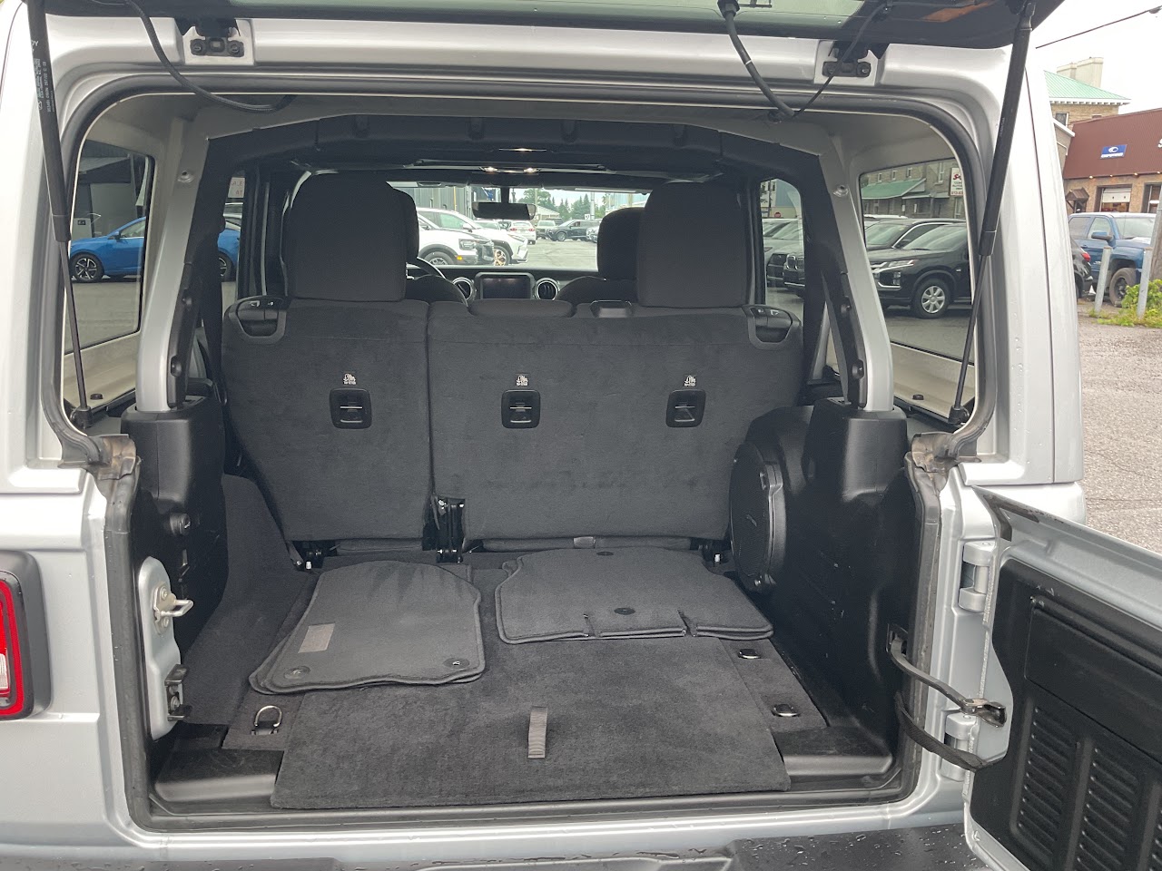 2023 Jeep Wrangler — photo 32 de 32