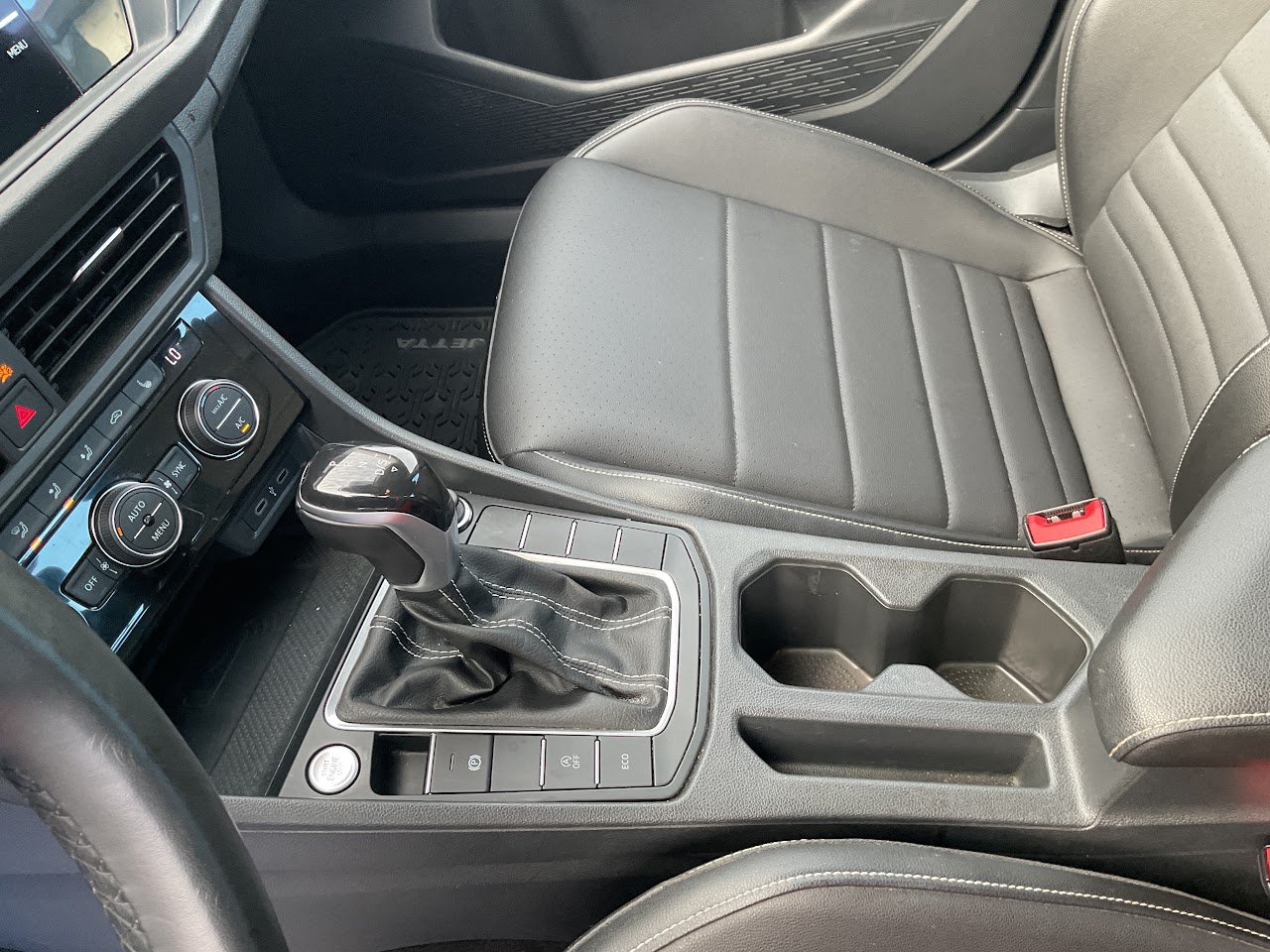 2022 Volkswagen Jetta — photo 28 de 34