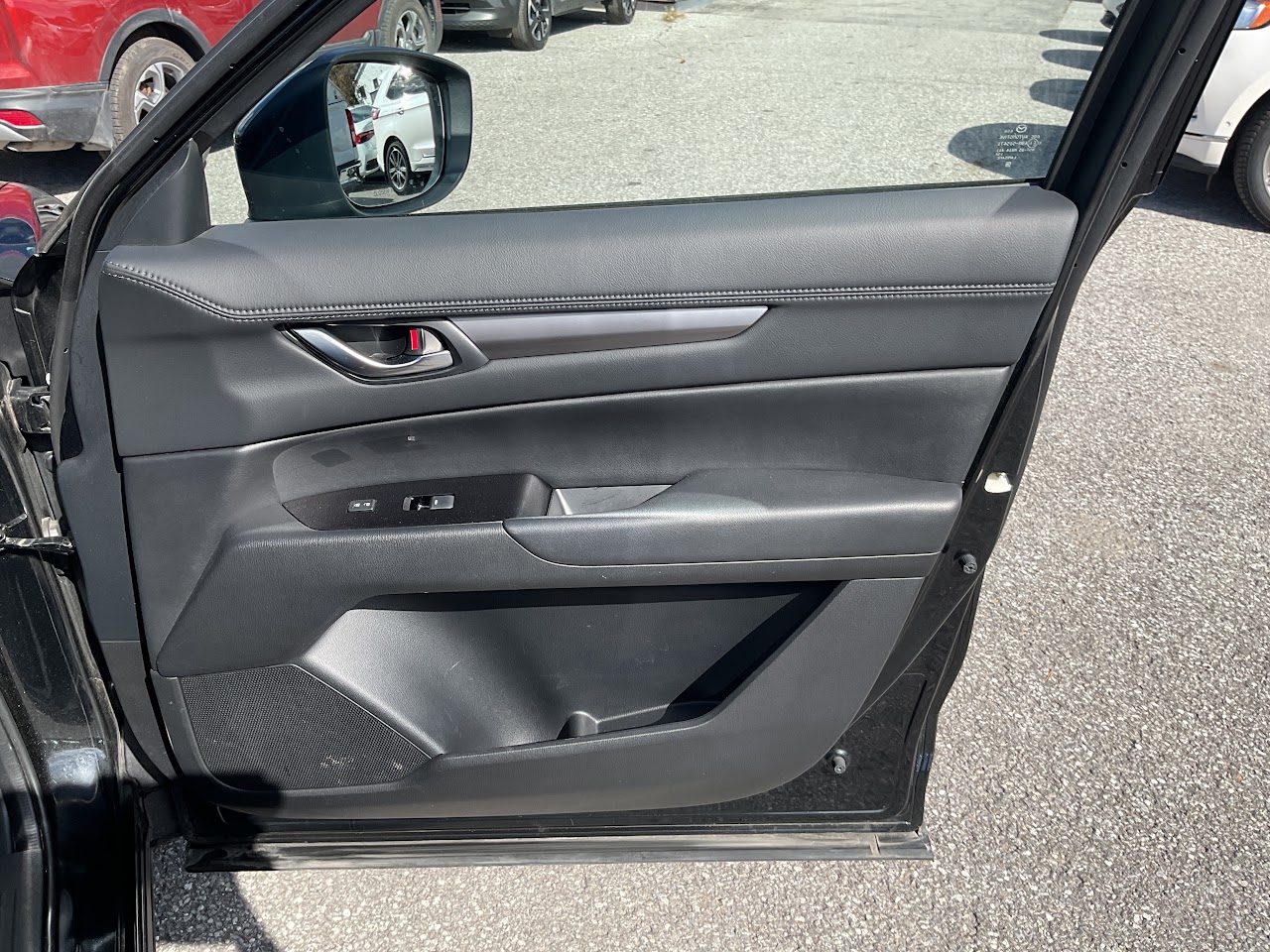 2025 Mazda CX-5 — photo 22 of 33