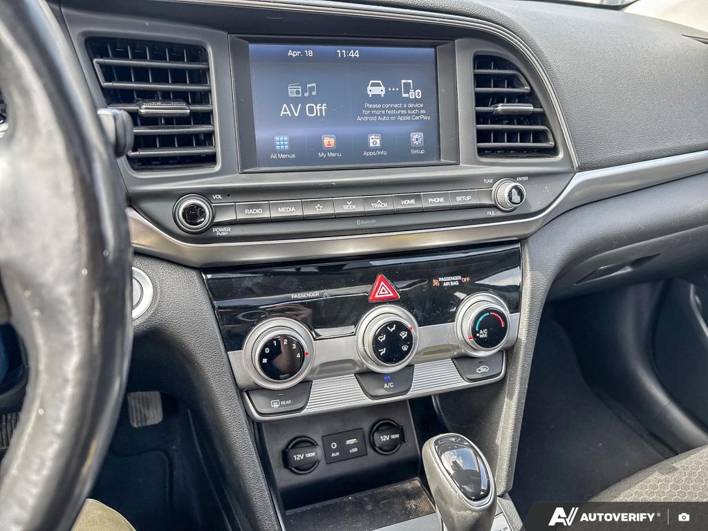 2019 Hyundai Elantra — photo 19 of 25