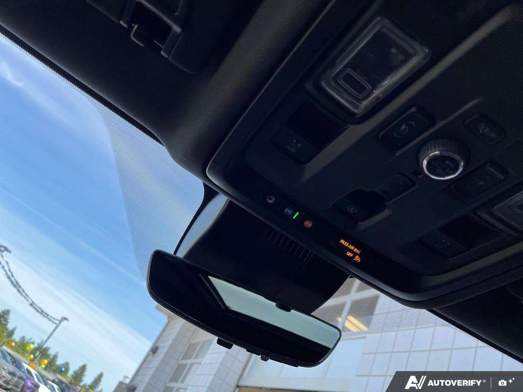 2025 Chevrolet Suburban — photo 21 of 25