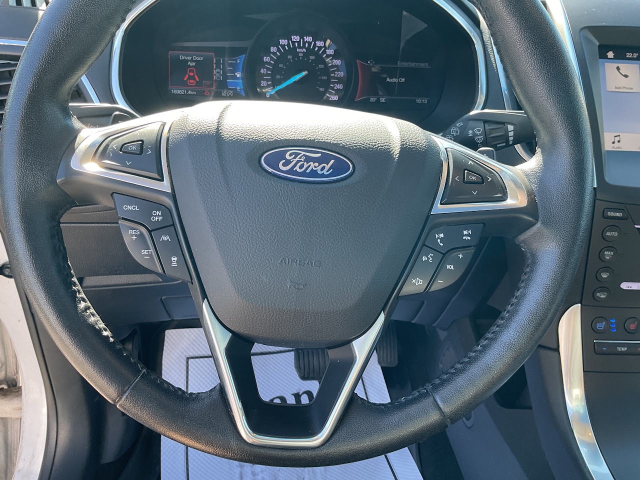 2019 Ford Edge — photo 25 of 33