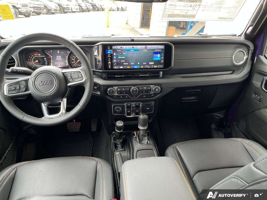 2026 Jeep Wrangler — photo 24 de 25