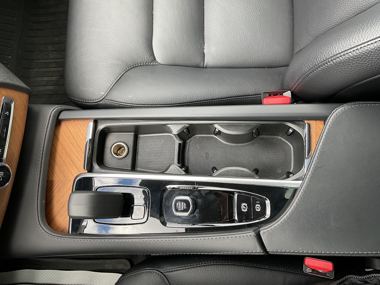 2024 Volvo XC90 — photo 29 of 34