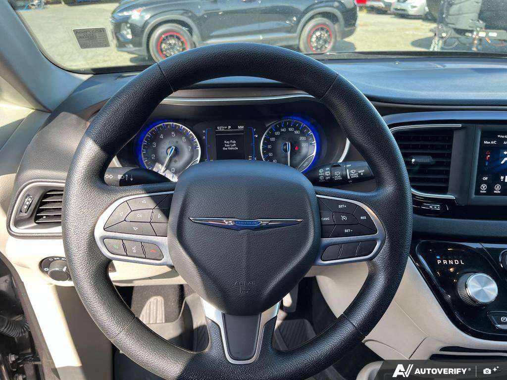 2021 Chrysler Grand Caravan — photo 14 of 25