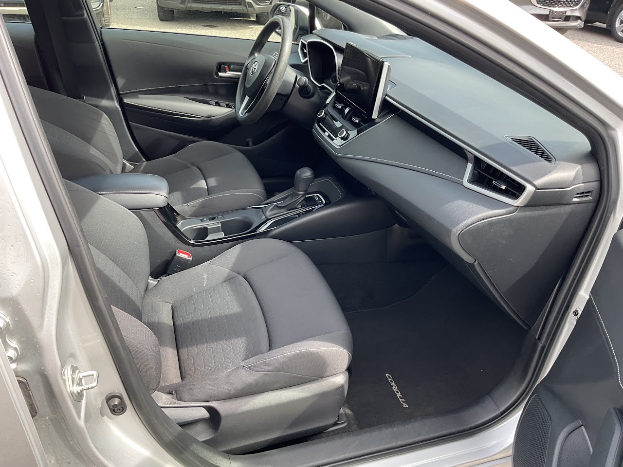 2024 Toyota Corolla — photo 21 of 34
