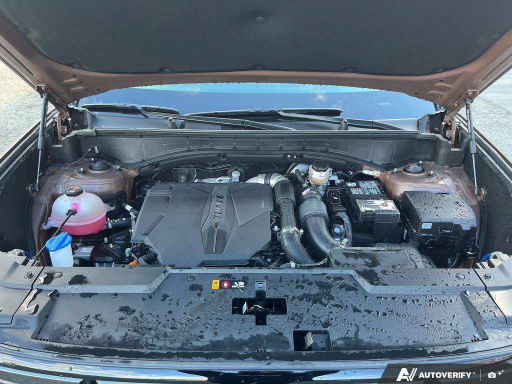 2025 Hyundai Santa Fe — photo 10 of 25