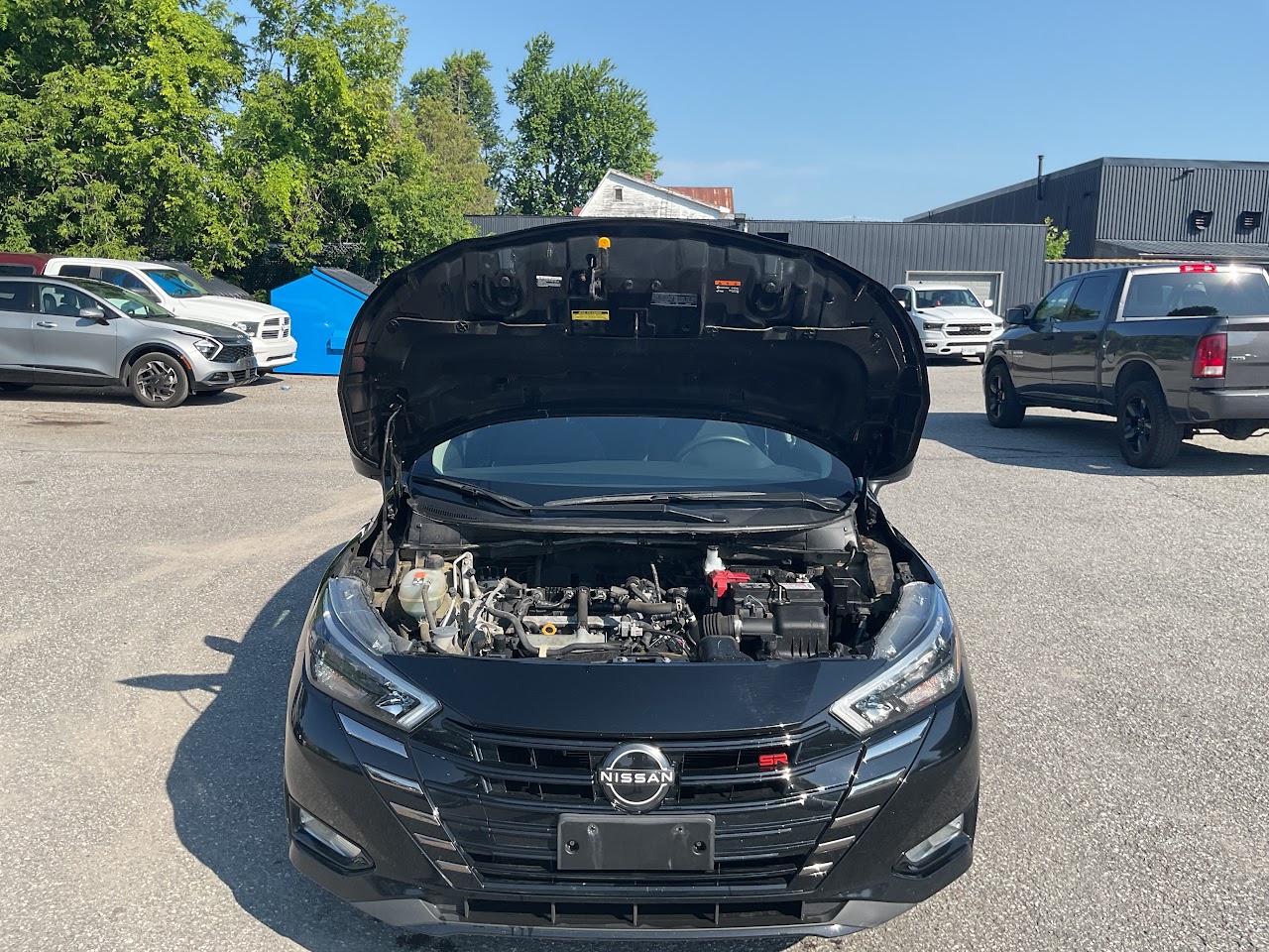 2023 Nissan Versa — photo 11 of 34