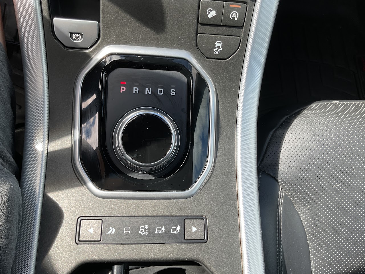 2017 Land Rover Range Rover Evoque — photo 31 of 36