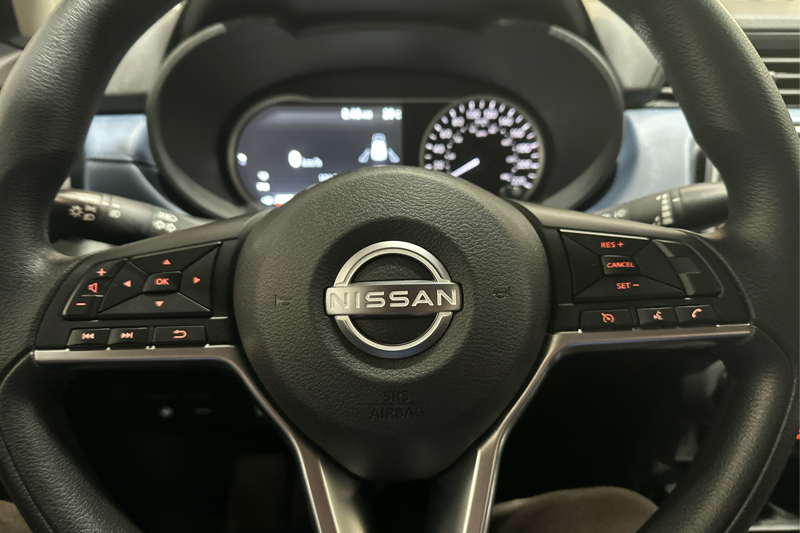 2025 Nissan Versa — photo 13 of 26
