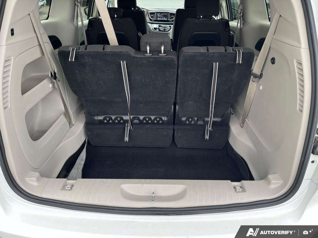 2024 Chrysler Grand Caravan — photo 12 of 25