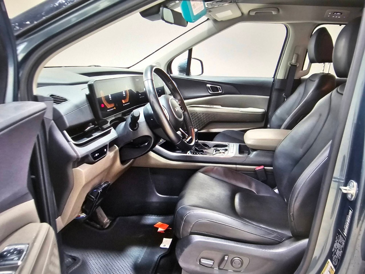 2025 Kia Carnival — photo 11 de 19