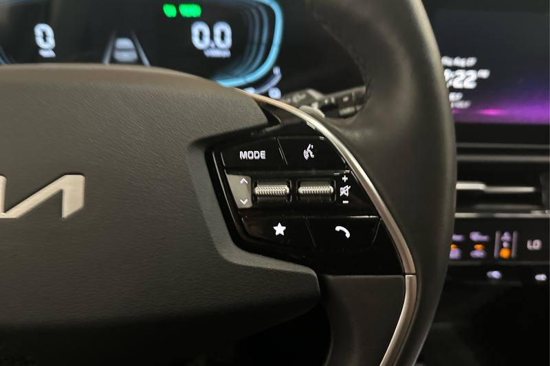 2025 Kia Niro Hybrid — photo 24 of 27