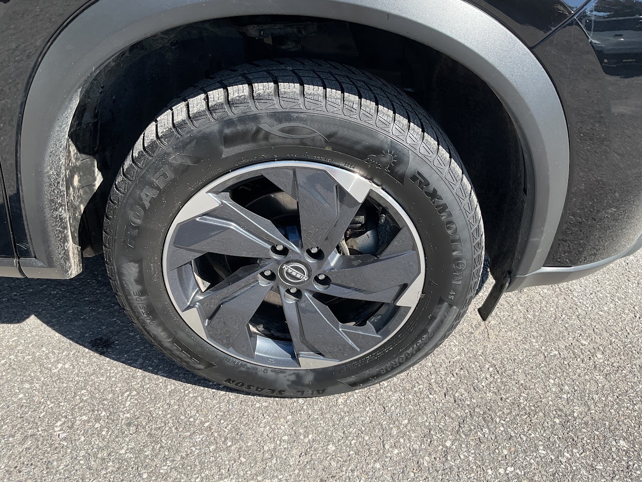 2025 Nissan Rogue — photo 16 of 34