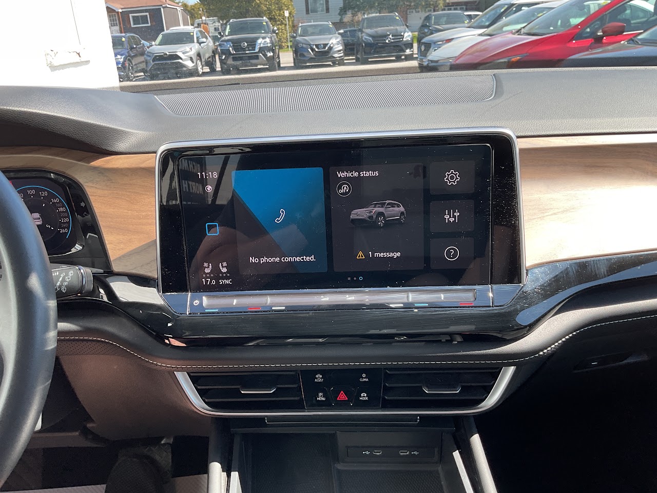 2024 Volkswagen Atlas — photo 14 of 21