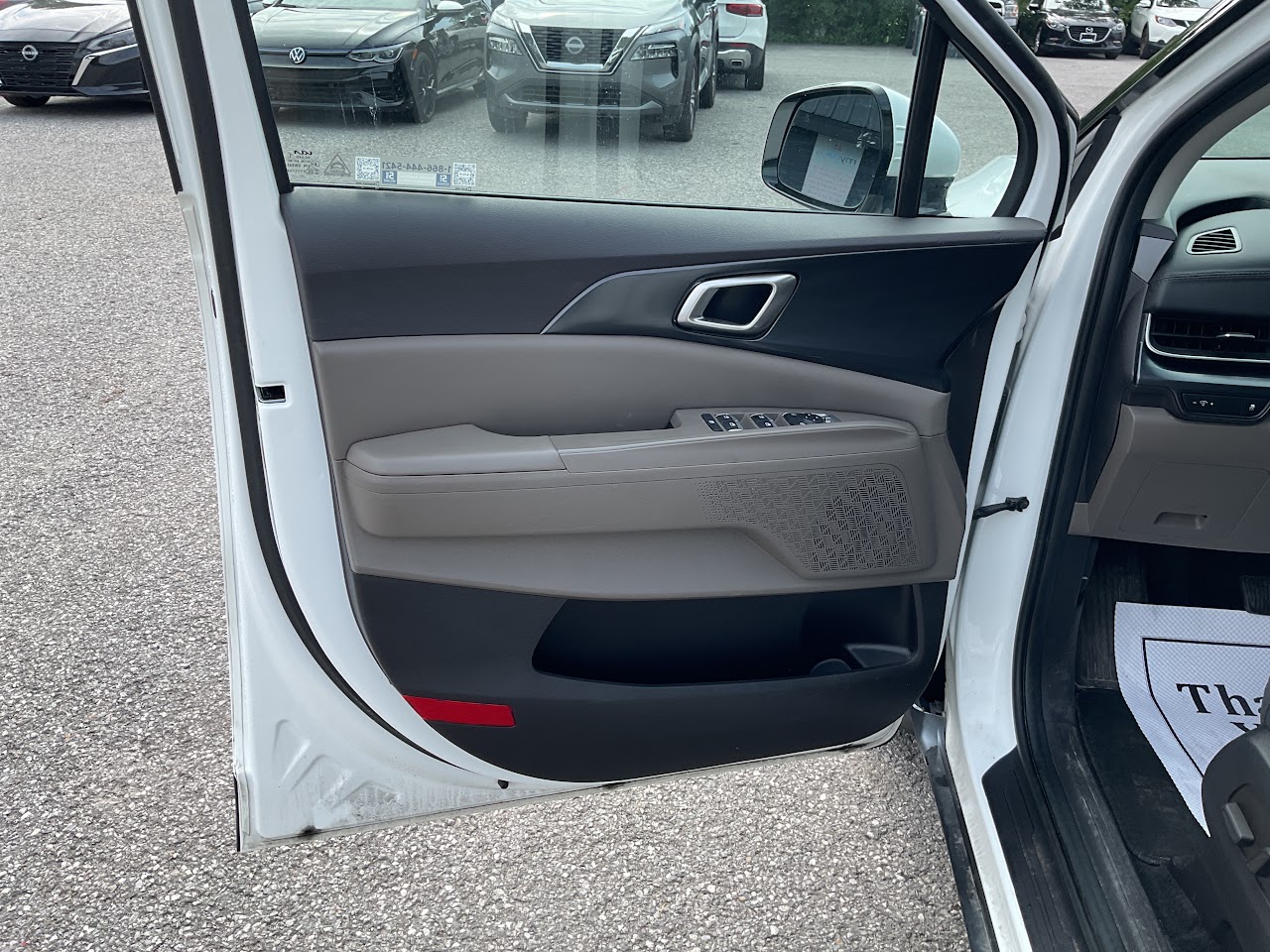 2025 Kia Carnival — photo 30 of 34