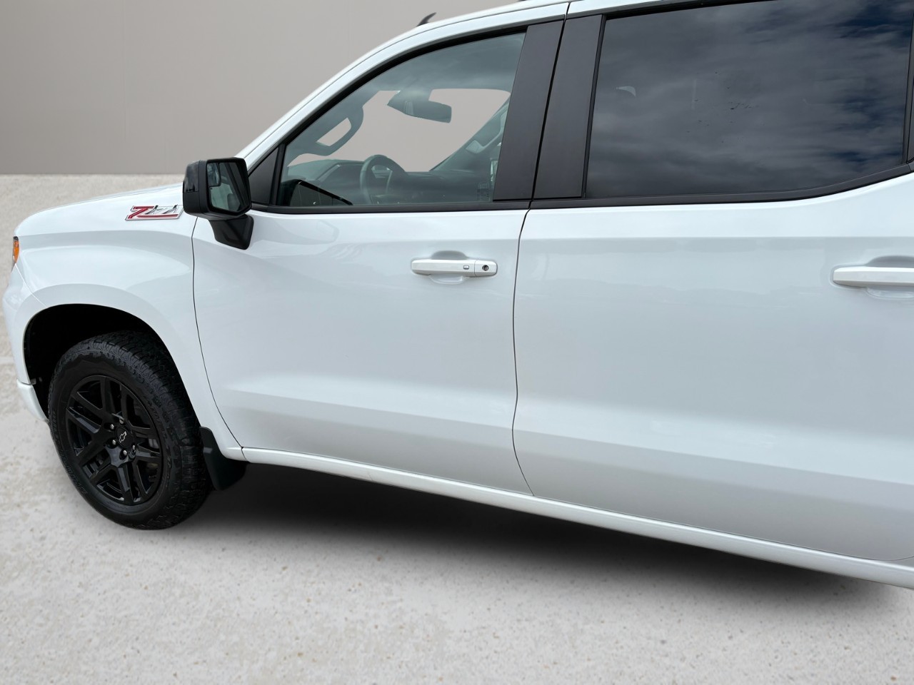 2024 Chevrolet Silverado 1500 — photo 8 of 16