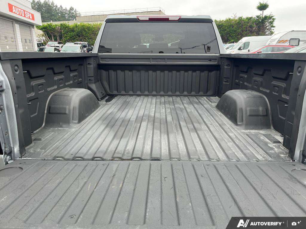 2023 GMC Sierra 1500 — photo 12 of 25