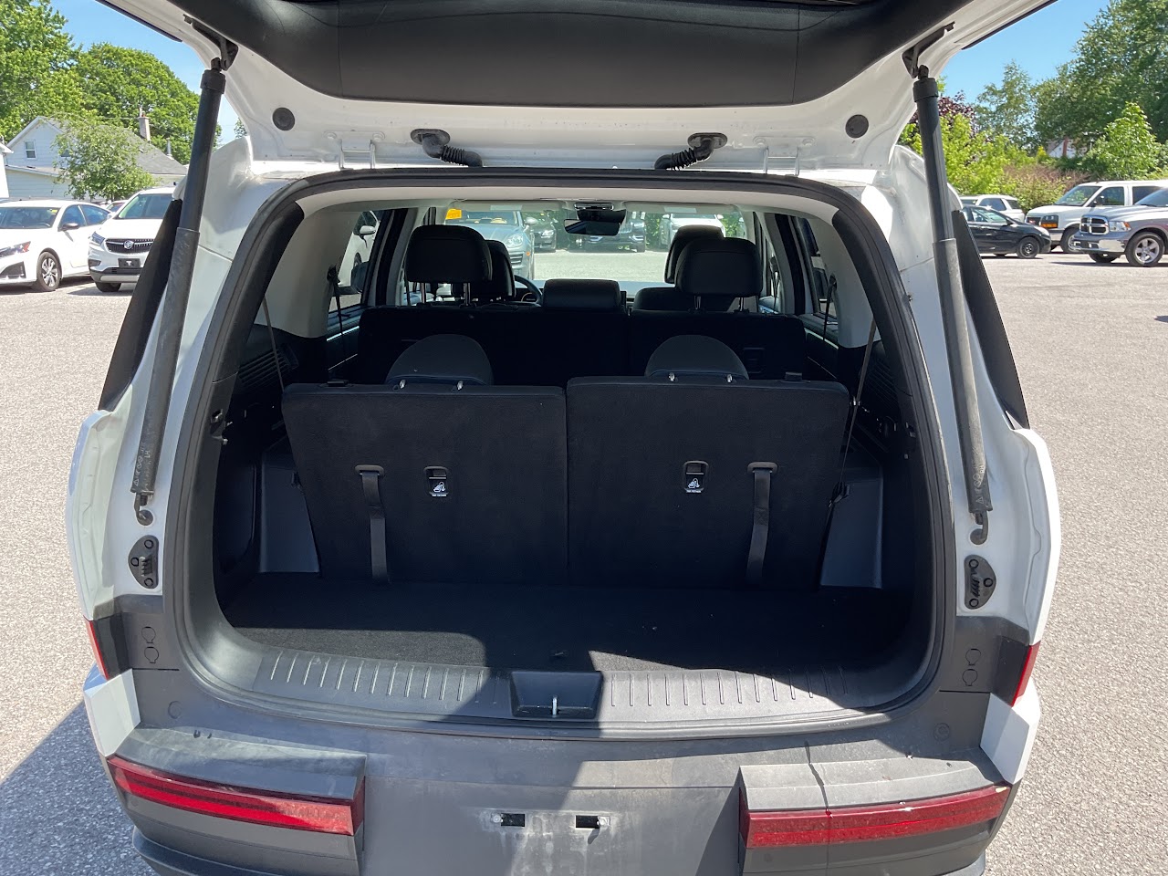 2025 Hyundai Santa Fe — photo 22 of 34