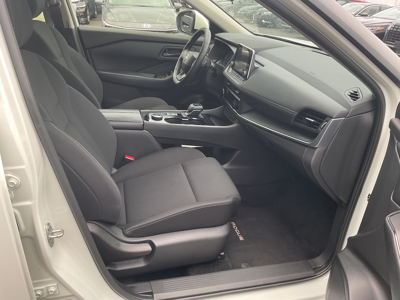 2025 Nissan Rogue — photo 21 of 34