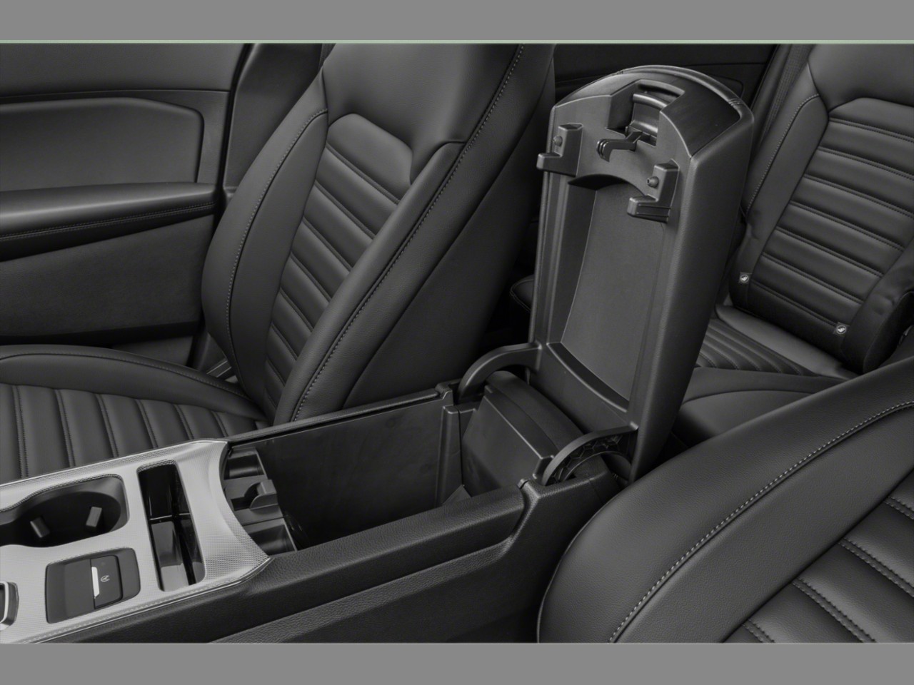 2021 Ford Edge — photo 19 of 34