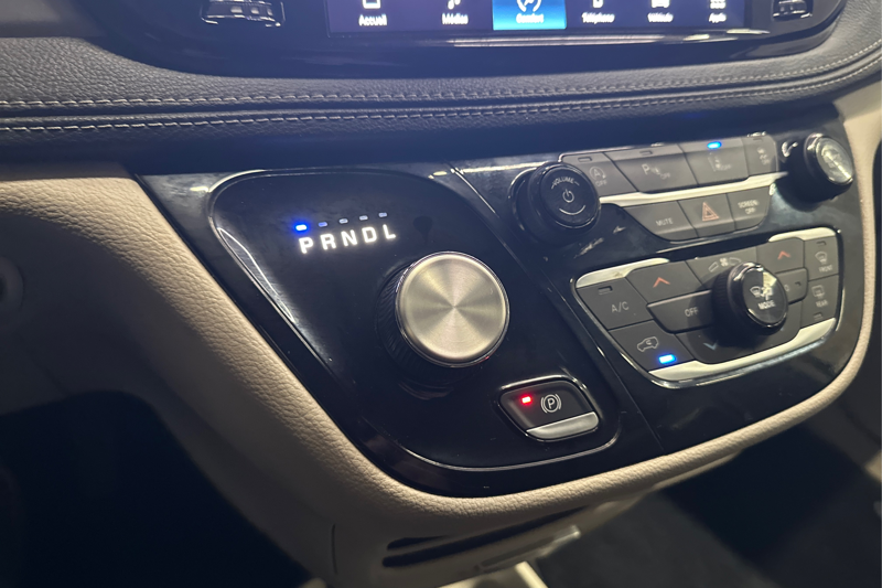 2023 Chrysler Pacifica — photo 27 of 27
