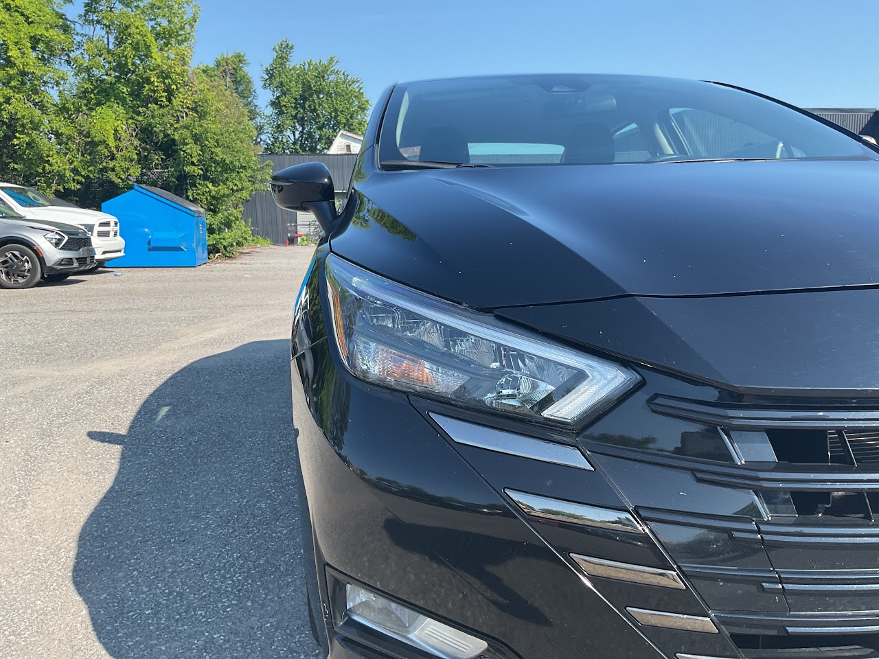 2023 Nissan Versa — photo 16 of 34