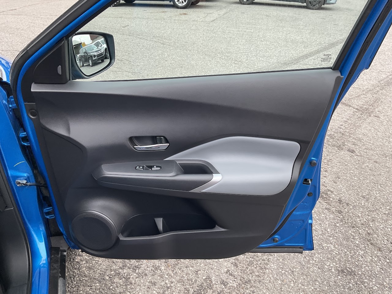 2024 Nissan Kicks — photo 17 of 34