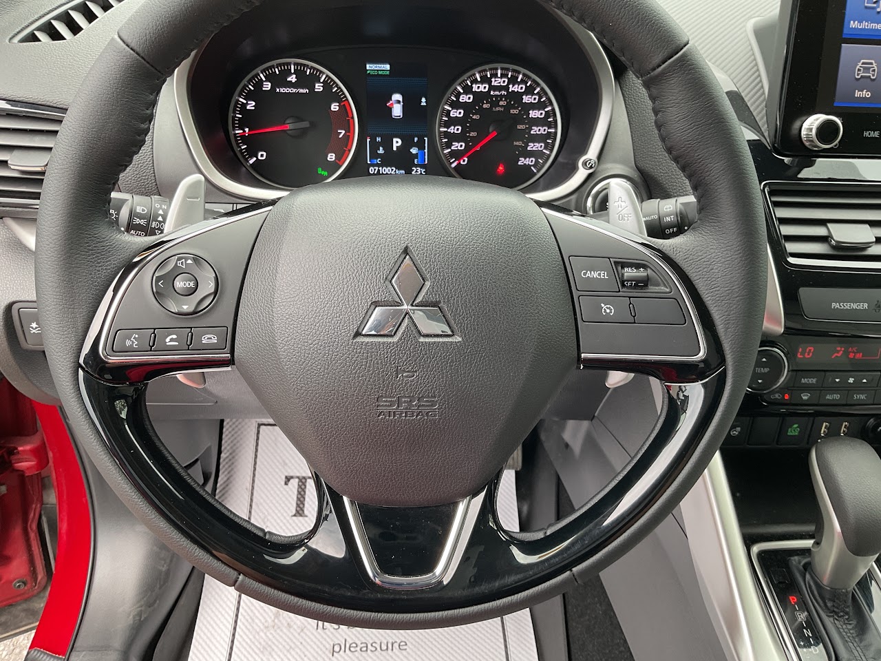 2023 Mitsubishi Eclipse Cross — photo 26 of 32