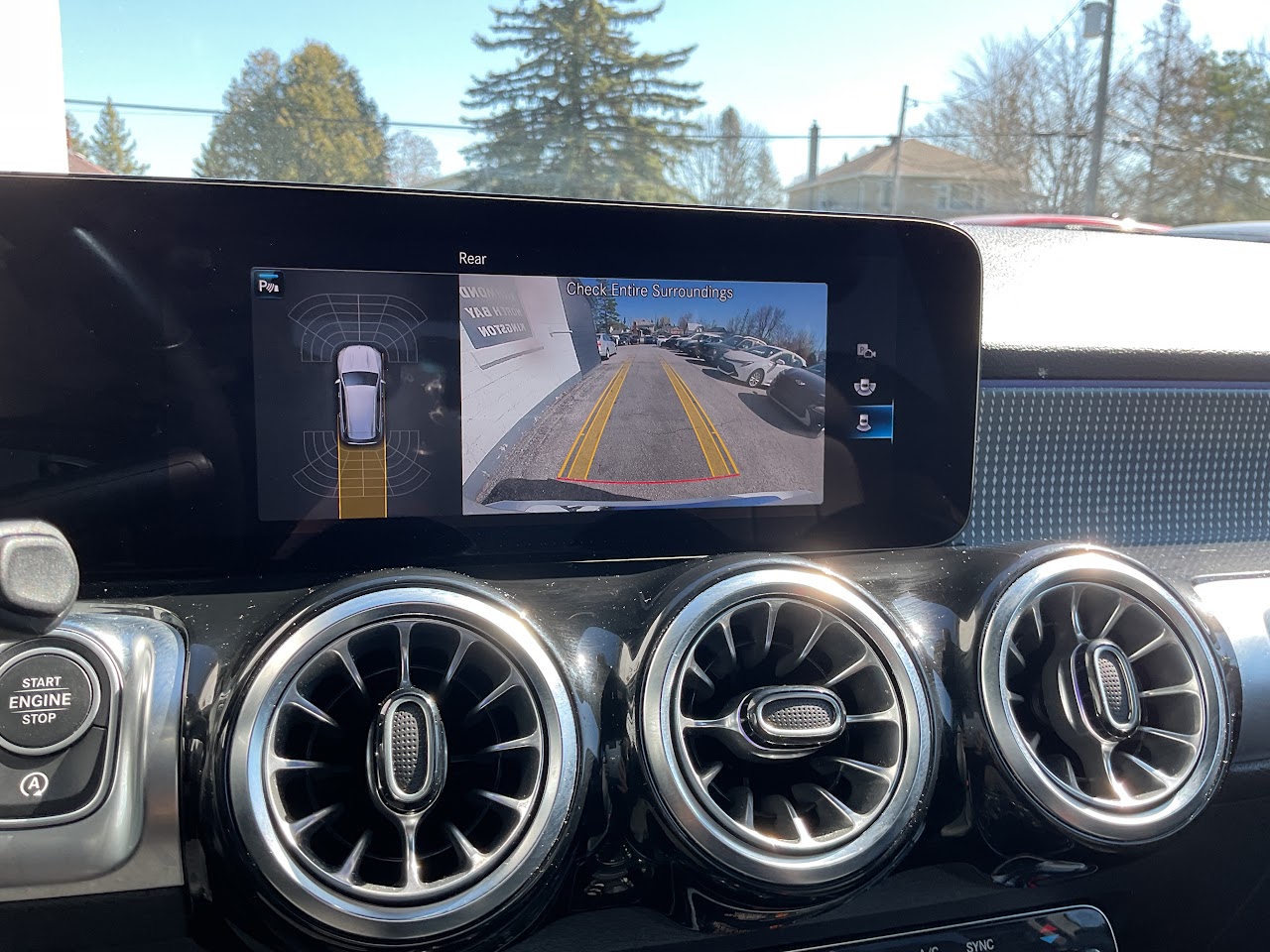 2023 Mercedes-Benz GLB250 — photo 12 of 22